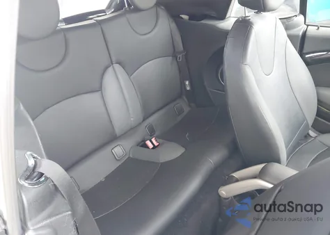 2010 Mini Cooper из США, поврежденный, VIN WMWMR3C52ATU97825